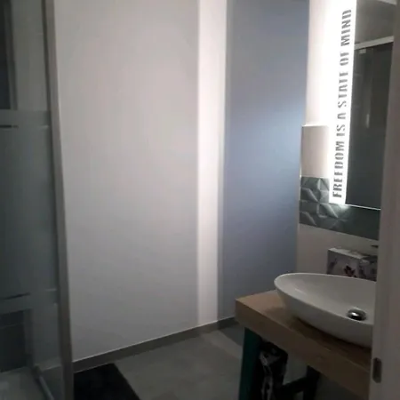 Stanza In Superattico, Terrazzato, Luminoso, Accogliente, Bagno Privato