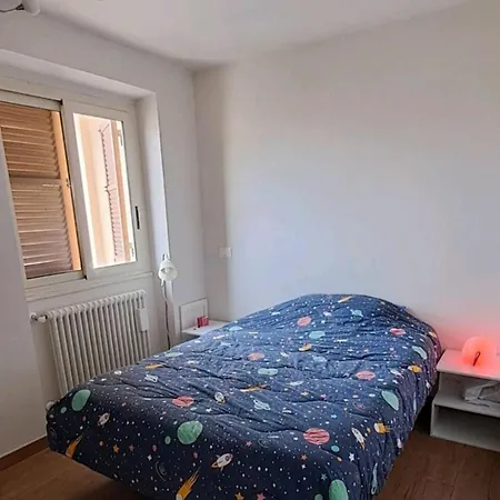 Stanza In Superattico, Terrazzato, Luminoso, Accogliente, Bagno Privato *